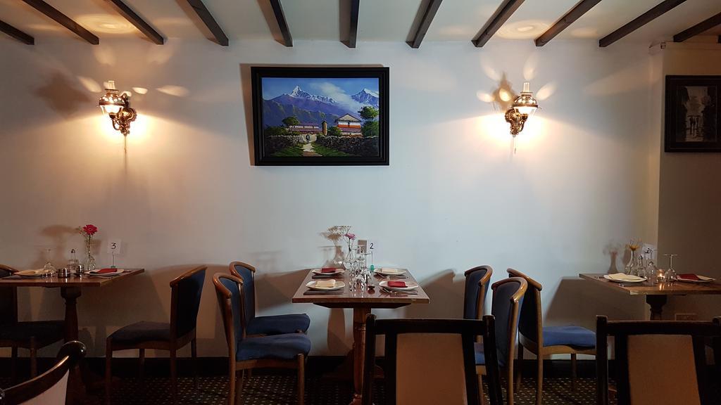 New Gurkha Inn Μπρέκον Εξωτερικό φωτογραφία